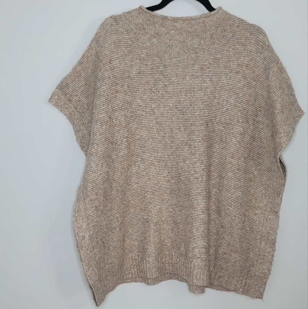 Universal Threads Beige Sweater - Picture 2 of 4